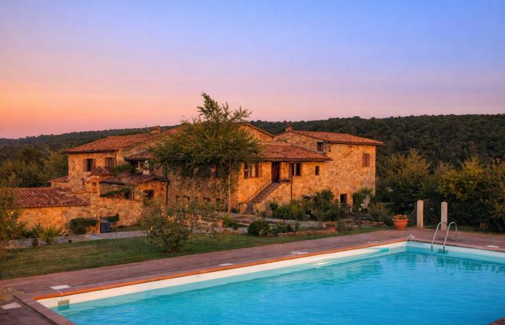 Gruppenhäuser und Zeltcamps in Südeuropa