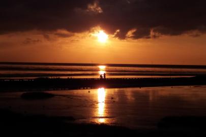 Die schönsten Sonnenuntergänge gibt's am Weltnaturerbe Wattenmeer:-)