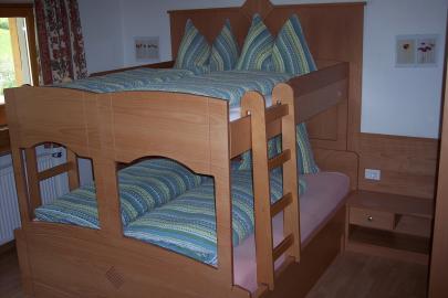 Kombi - Möbel - als Doppelbett oder Etagenbett möglich
