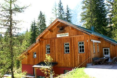 Sporta-Hütte im Sommer, Selbstversorgerhütte im Salzburger Land