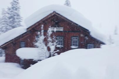 Sporta-Hütte im Winter