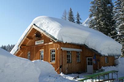 Sporta-Hütte im Winter, Selbstversorgerhütte im Salzburger Land