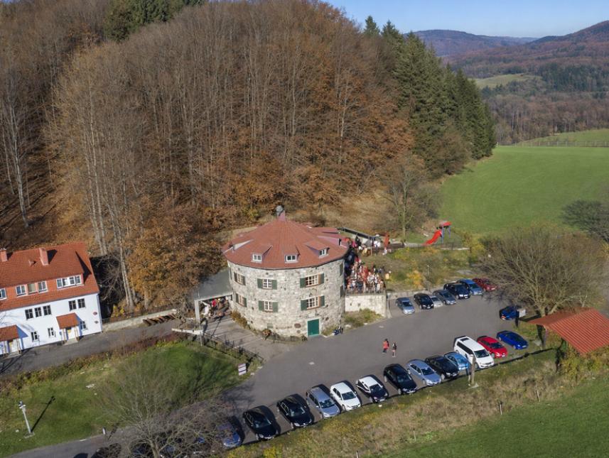 Jugendheim, rechts das Gasthaus Fuldaer Haus