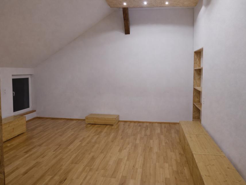 Aufenthaltsbereich "Seminarraum" im 1.OG