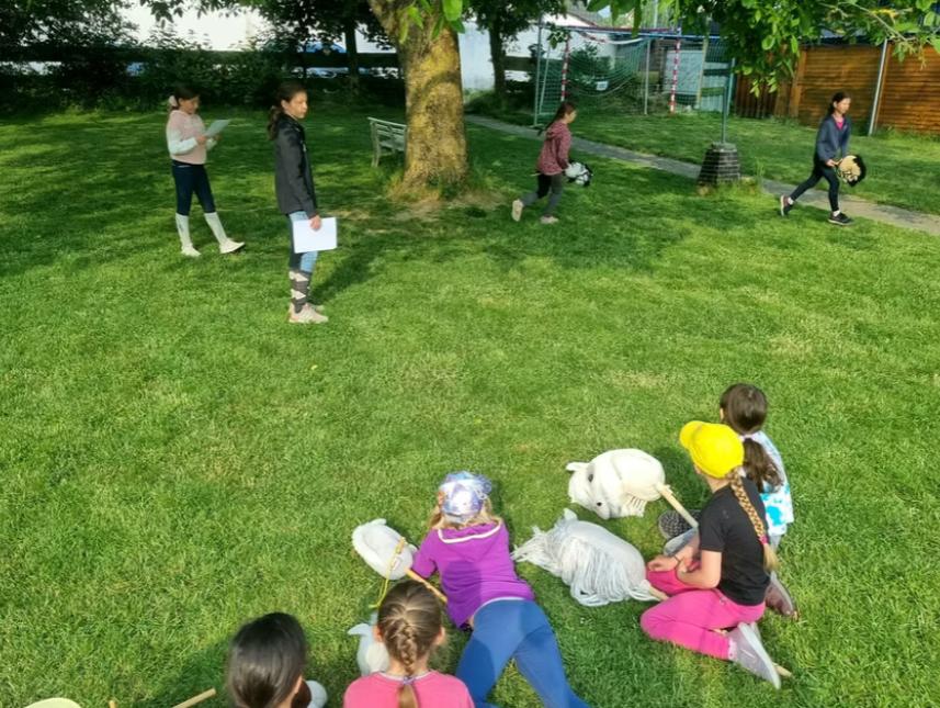 Wiese unter dem Nussbaum