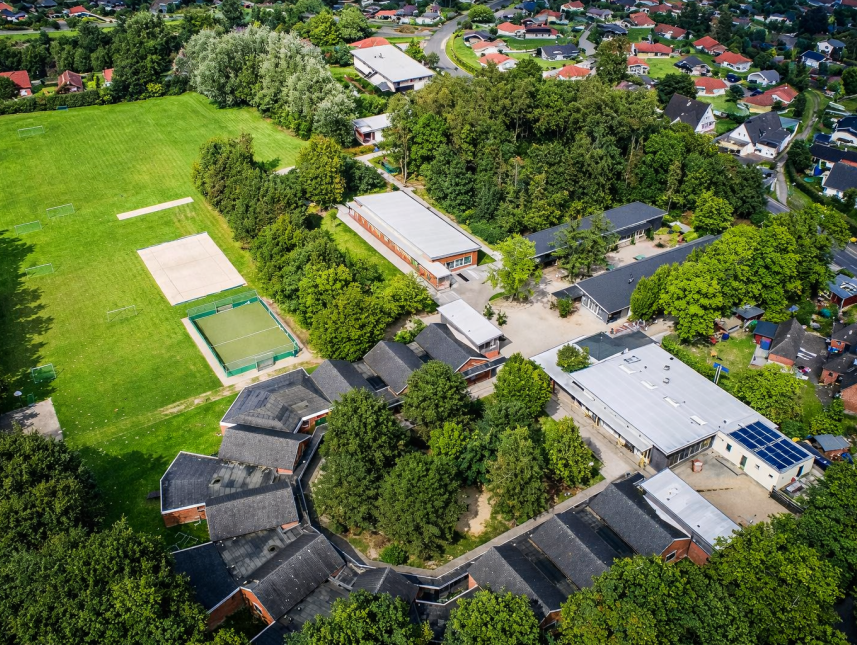 Unsere weitläufige Ferienanlage von oben