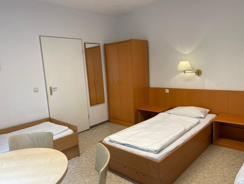 Bungalowzimmer mit 3 Betten