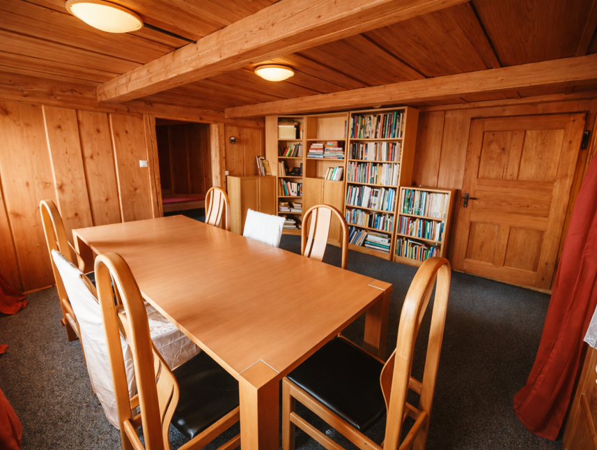 Bibliothek / Sitzungszimmer für 10 Personen