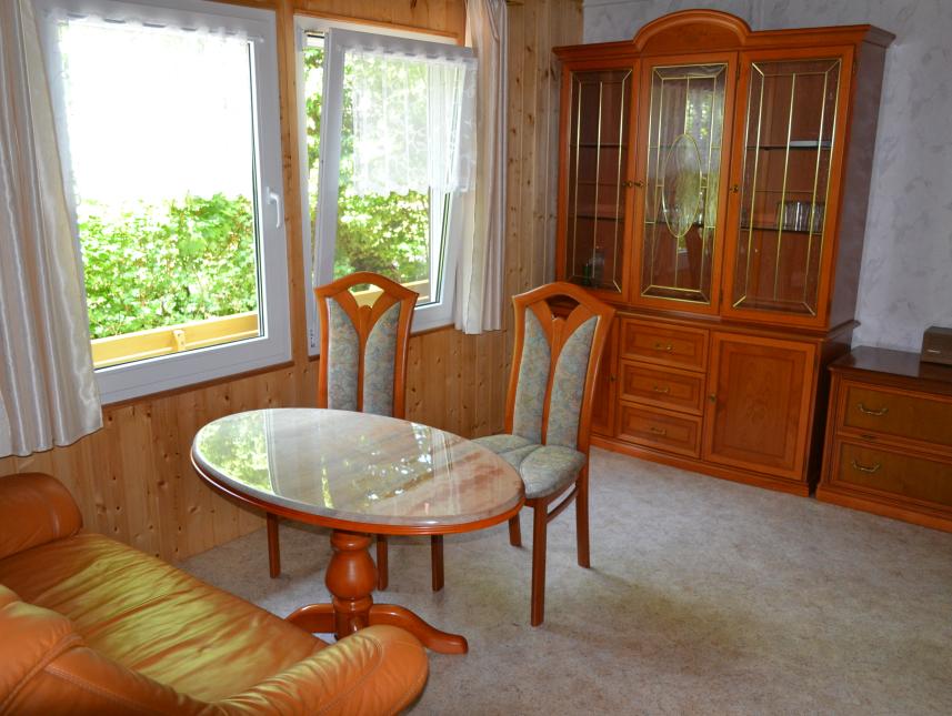 Wohnraum 4-Personen-Bungalow