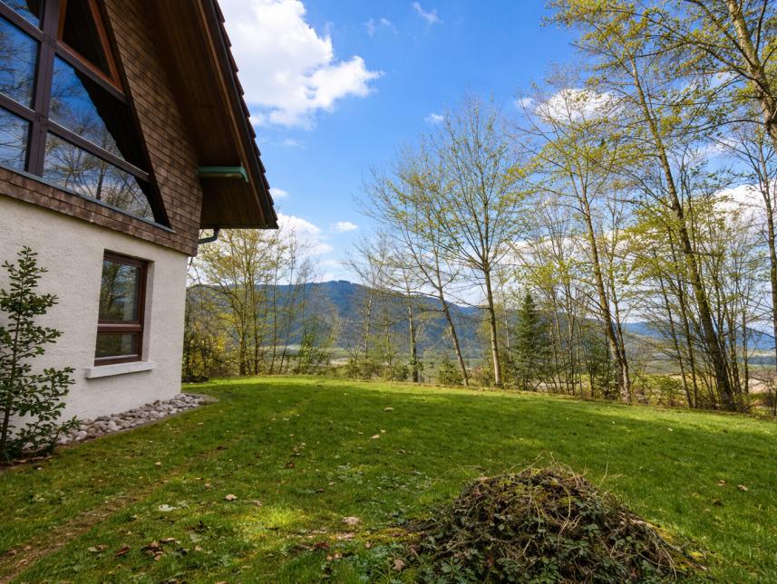 Spielwiese am Haus 