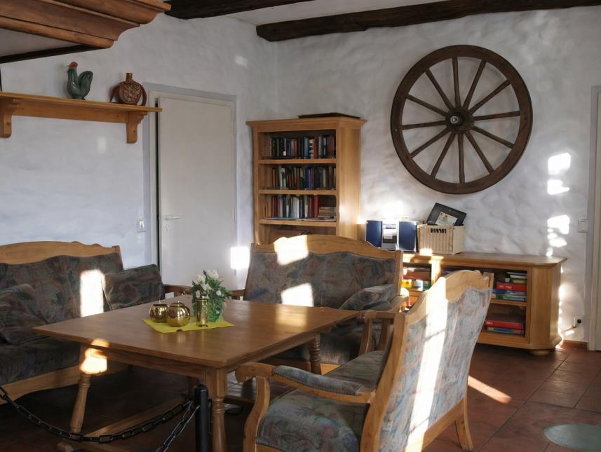 Kaminzimmer mit Leseecke