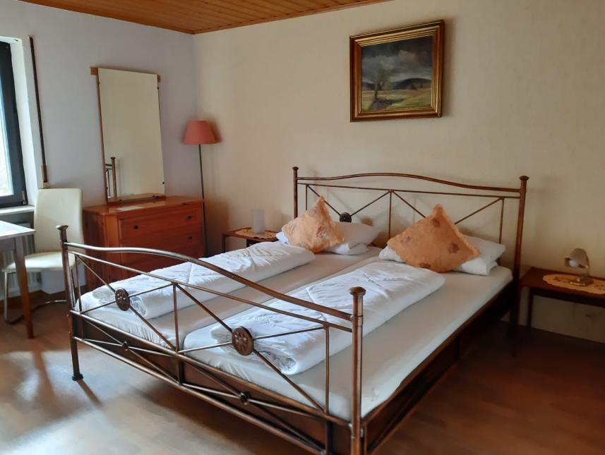 4-Bett Schlafzimmer (Doppelbett und Etagenbett)