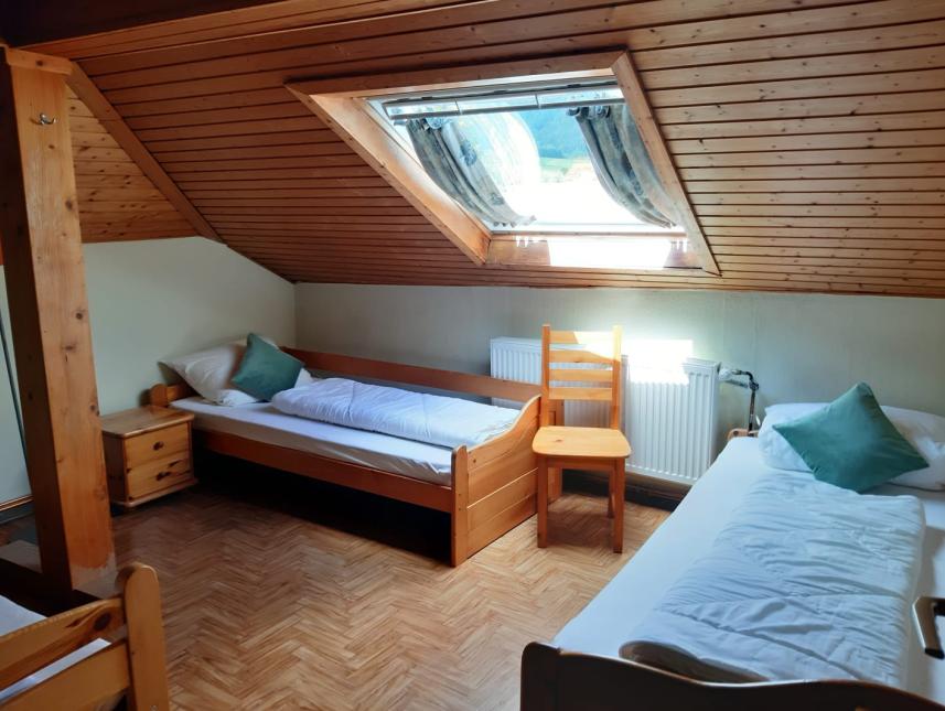 3-Bett Schlafzimmer mit Einzelbetten