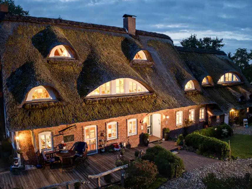 Erlenhof im Dunkeln