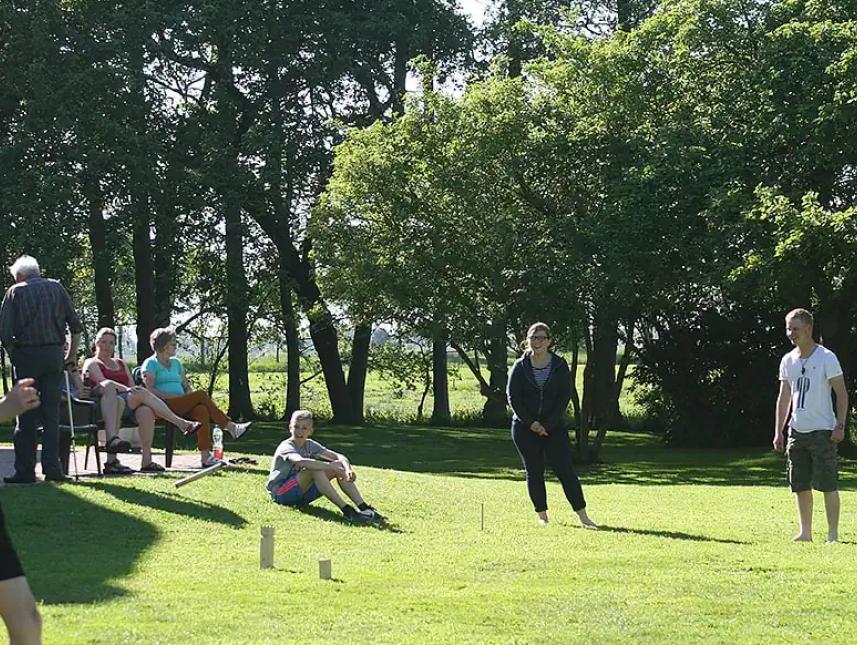 Gruppe im Garten