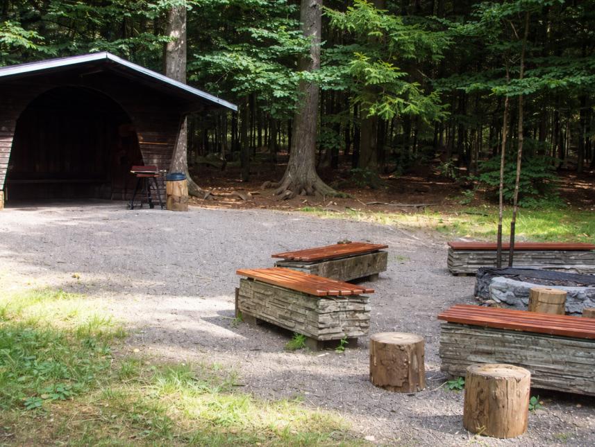 Waldgrill mit Fußballplatz unweit vom Haus
