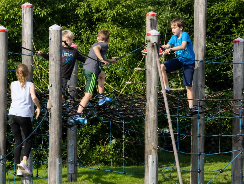 Spaß und Spiel auf dem Freigelände