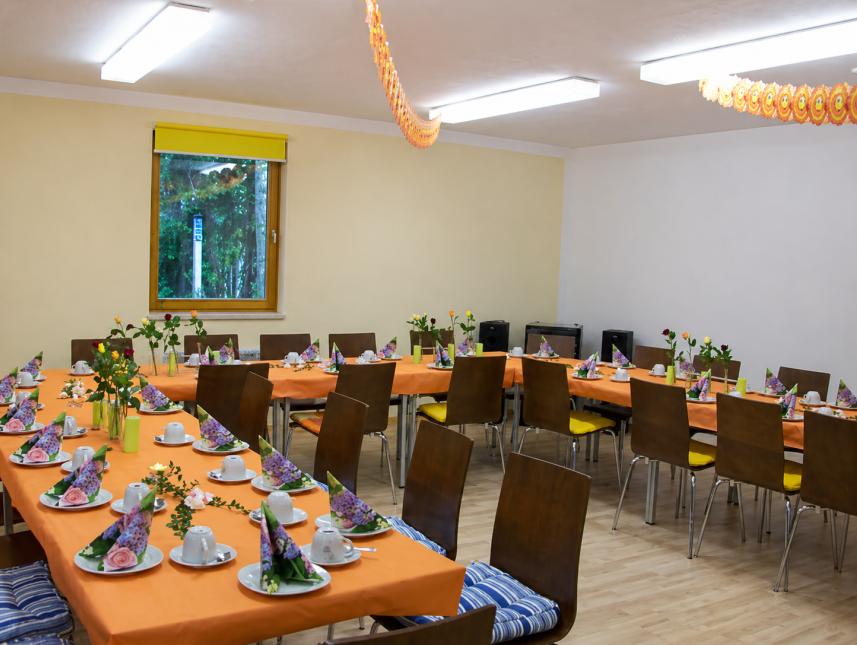 ein Seminarraum - hier festlich