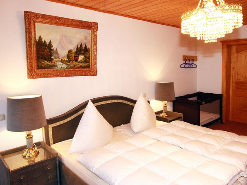 4 Bettzimmer, 1 Doppelbett, 2 Einzelbetten