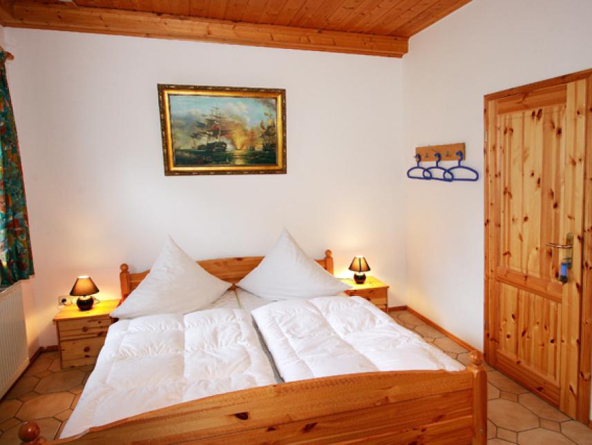 4 Bettzimer, 1 Doppelbett sowie 1 Stockbett