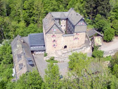 Luftbild der mittelalterlichen Burganlage