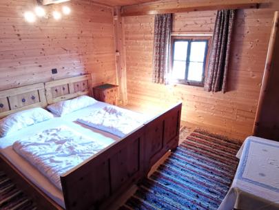 Raum mit Doppelbett II