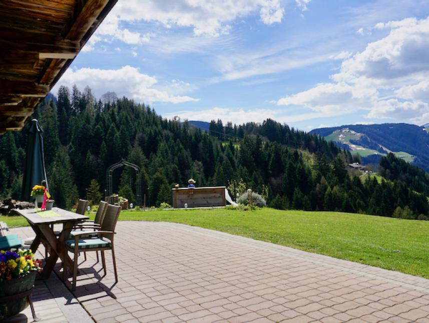 Terrasse mit Bergblick