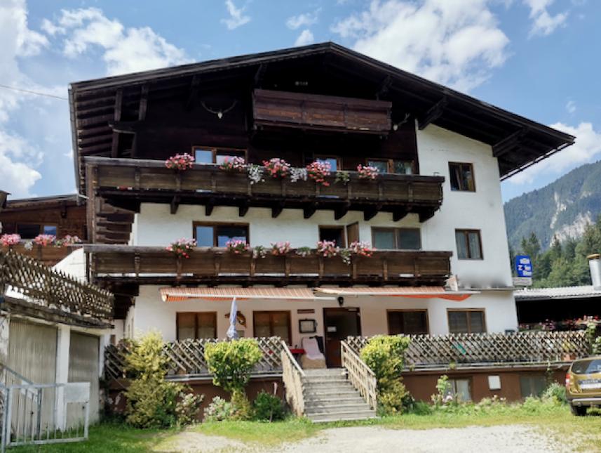 Außenansicht Hütte