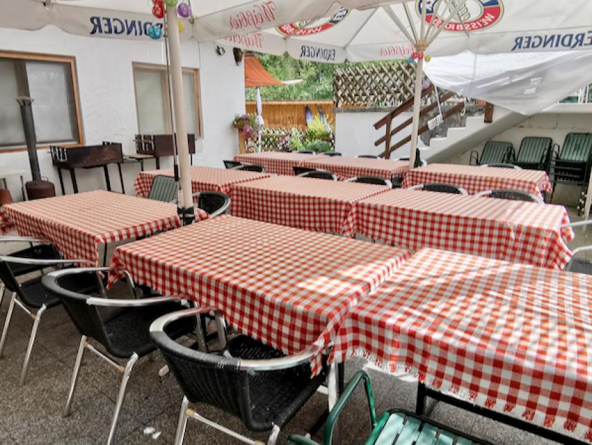 Terrasse mit Sitzbereichen