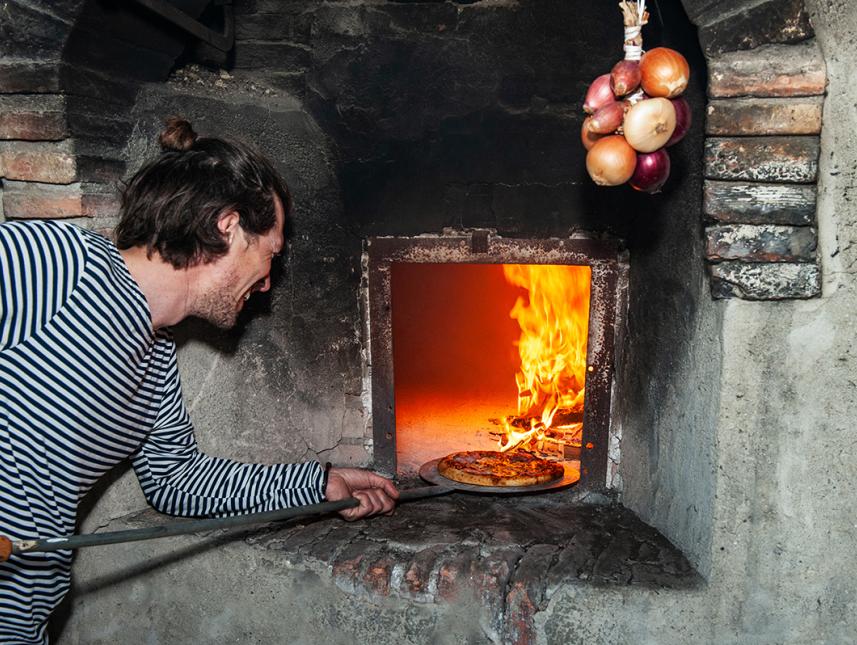 Pizzaofen direkt am Haus