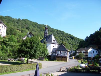 Die Kirche im Dorf