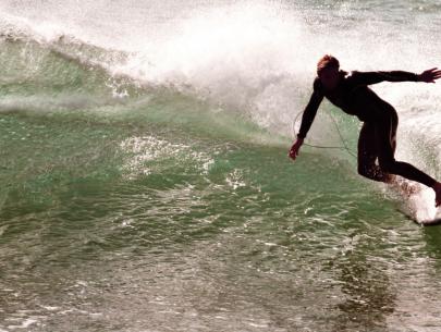 Traumhafter Spot: Surfkurse bei unserer Partnersurfschule suedkap-surfing