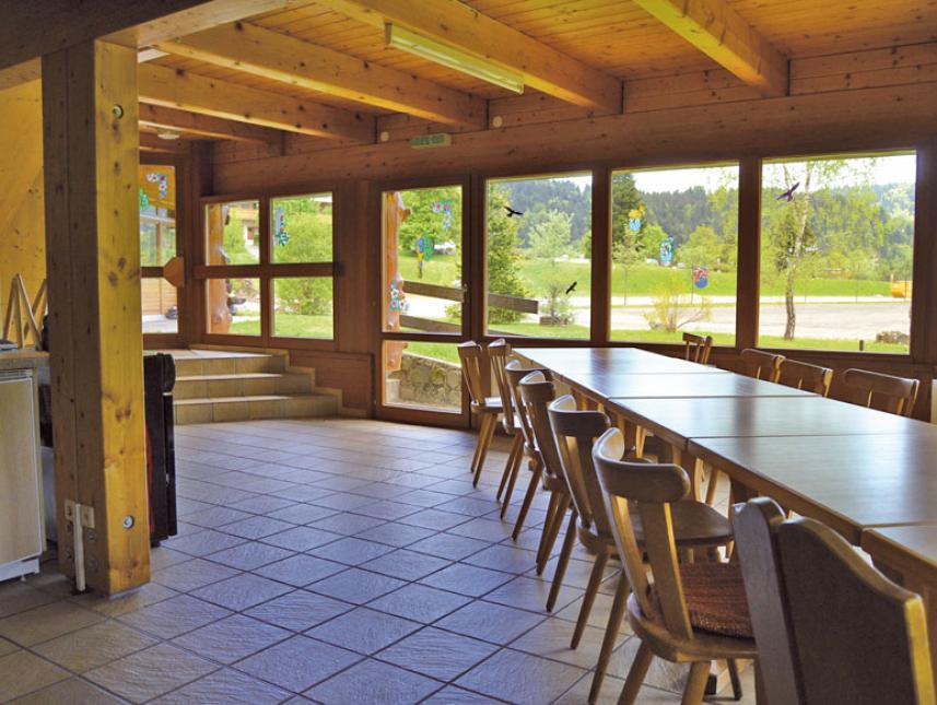 Einer der beiden Aufenthaltsräume Einer der beiden Aufenthaltsräume