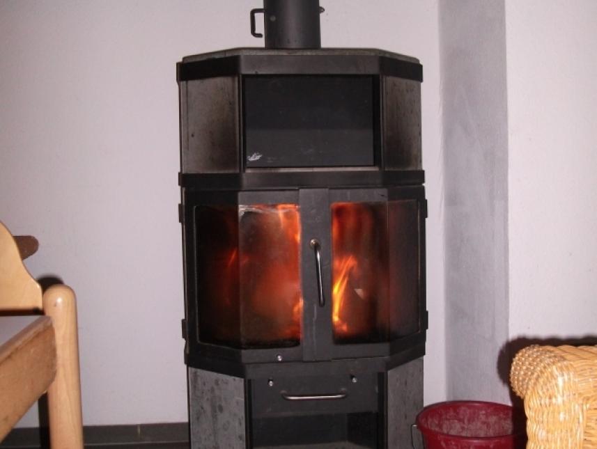 Der Kaminofen im Aufenthaltsraum