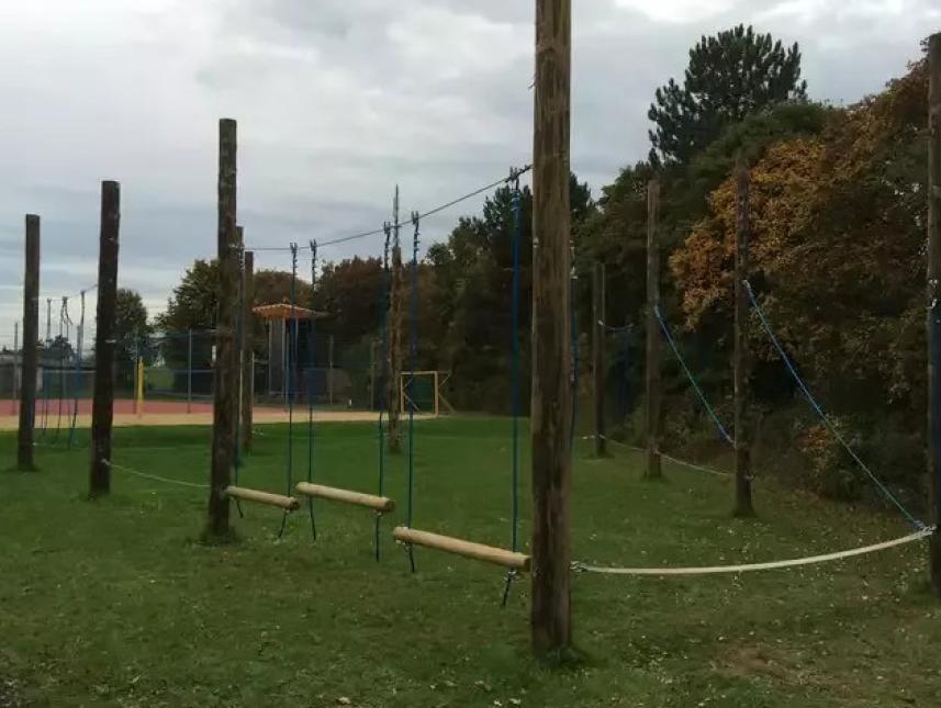 Niedrigseilparcours