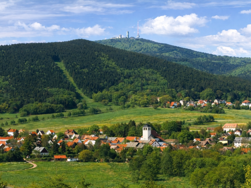 Bad Tabarz am Fuße des Großen Inselsbergs im Thüringer Wald