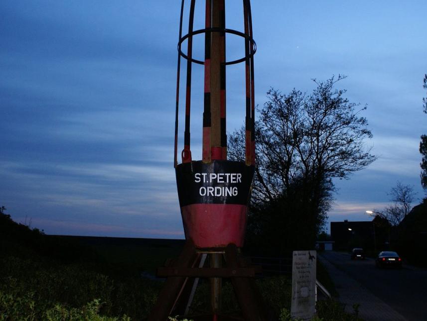 Alte Boje an der Überfahrt zum Südstrand