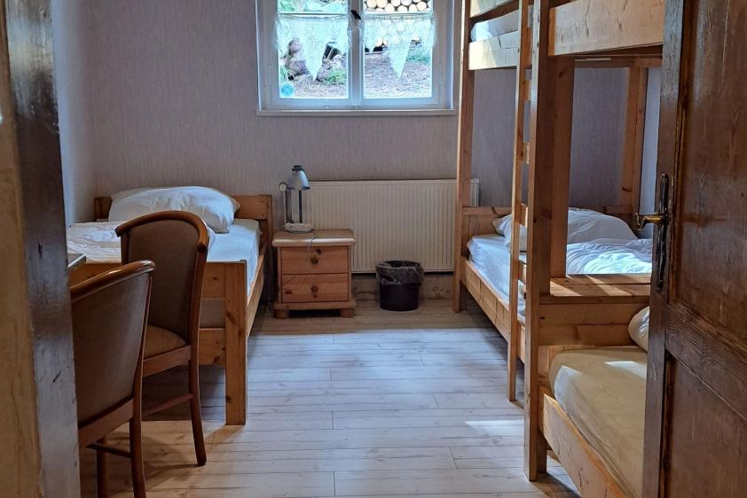 Das Fünfbettzimmer im Erdgeschoss