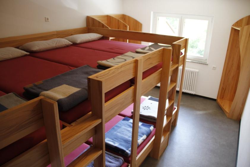 8er-Bett-Zimmer