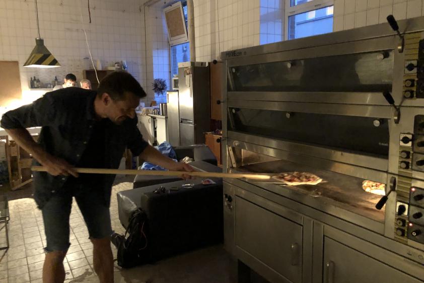 Pizzabacken im eigenen Pizzaofen