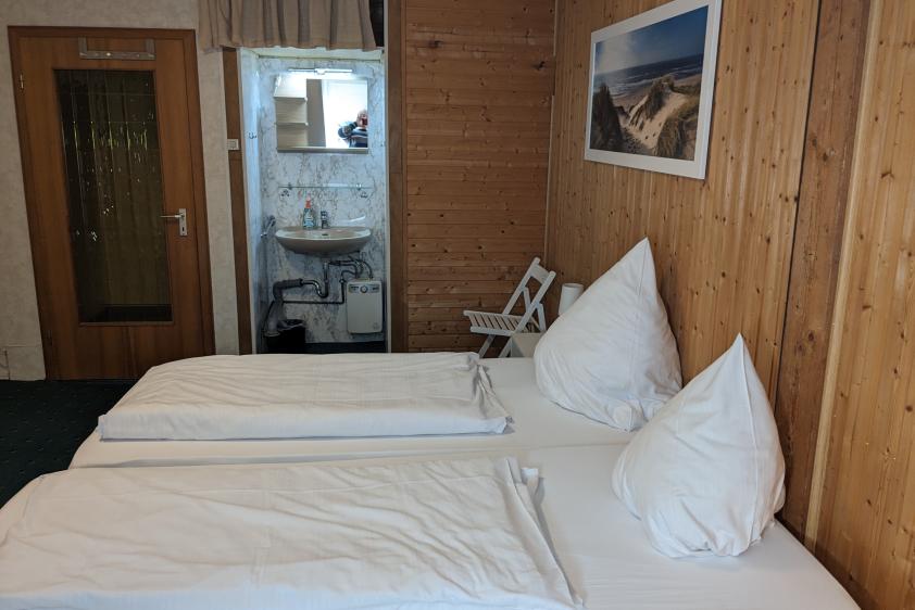 Zimmer 7, 3 Boxspringbetten