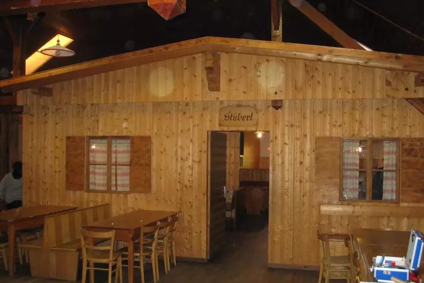 Im Stüberl befindet sich der Frühstücks -bzw.Speiseraum