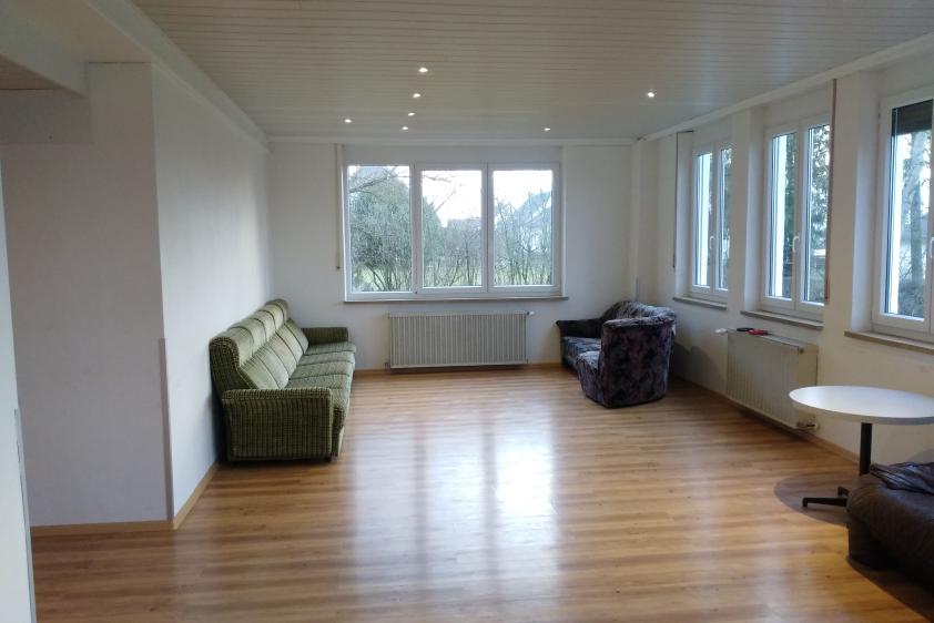 Große Einheit - Wohnzimmer