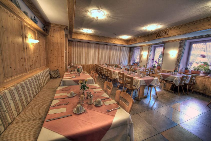 Frühstück und Speiseraum, ala carte oder Menü.
