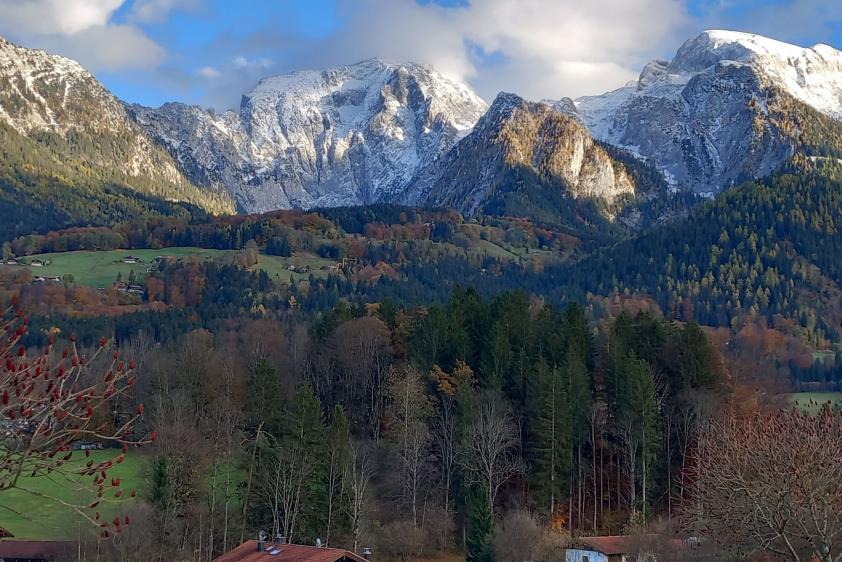 Einzigartige Kulisse der Felsmassive von Watzmann und Hohem Göll