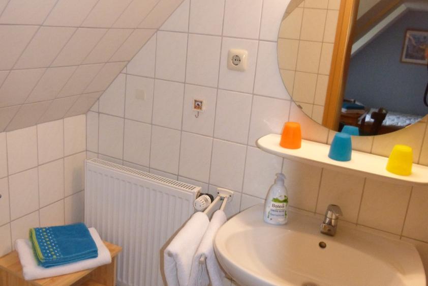 Bad Dreibettzimmer