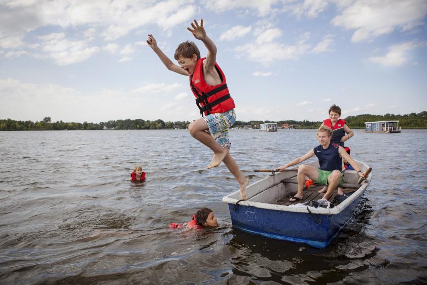 Bootfahren auf dem Dolgensee © Jon Adrie Hoekstra