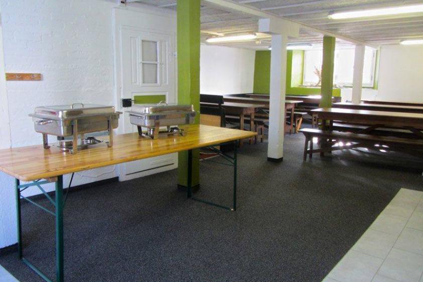 Der grosse, gemütliche Essraum mit Office und Zugang zur Waschküche