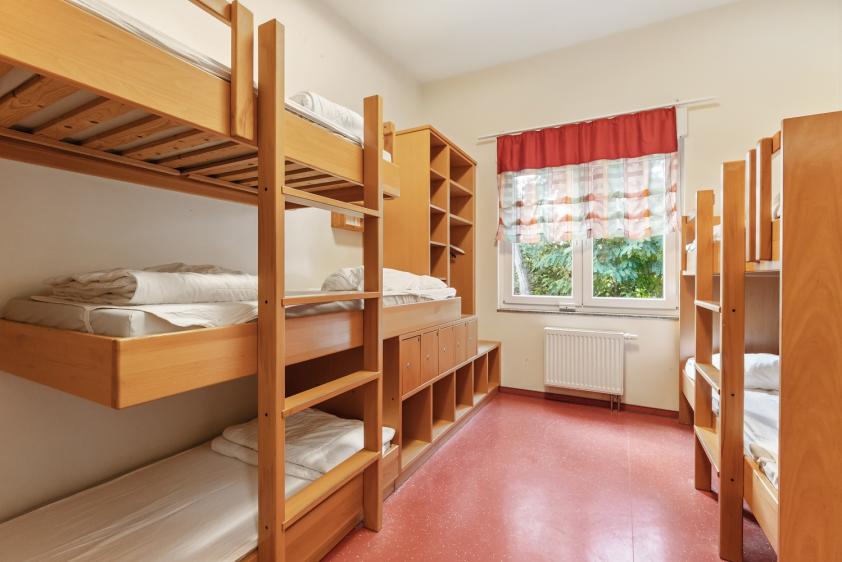 Mehrbettzimmer (roter Flur)