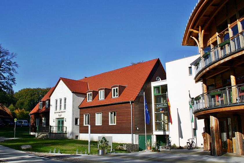 Wald-Solar-Heim Gruppenhaus mit 2 Bettenhäusern